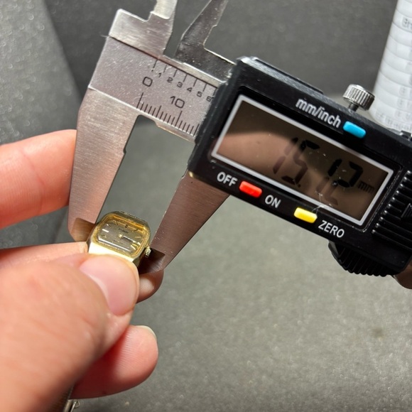 Vintage Pulsar Ladies Quartz Watch Gold Tone Rectangle Shaped Working Y580-5389 - Picture 8 of 9